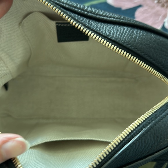 Gucci Soho Small Disco Crossbody Bag - Picture 5 of 11